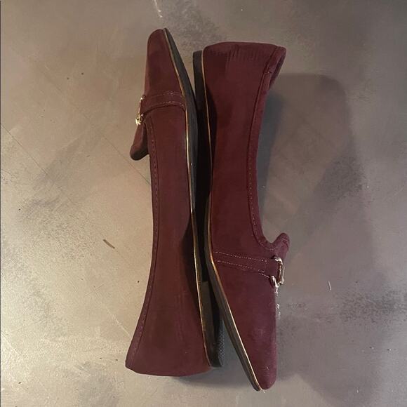 Elegant Burgundy Flats. 10W - Picture 3 of 5